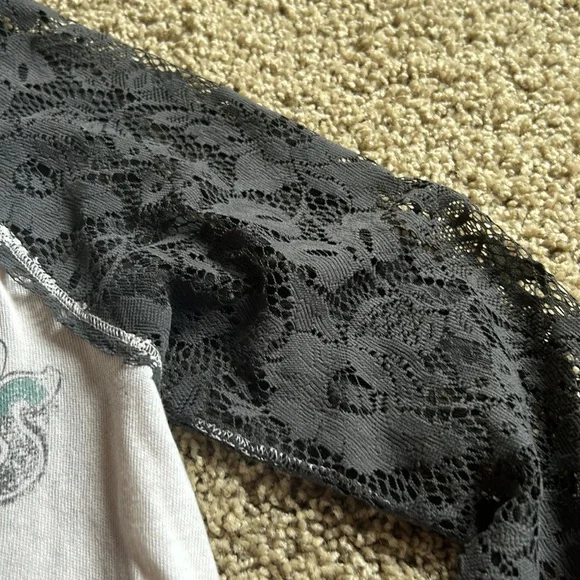 We The Free jersey type T-shirt w/lace. Size S - Picture 2 of 8